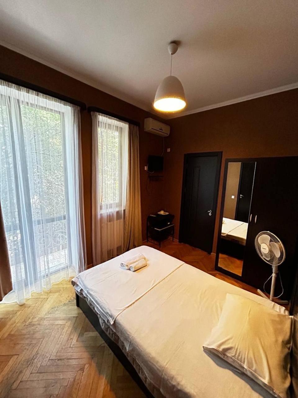 Duma Hotel Tbilisi Buitenkant foto