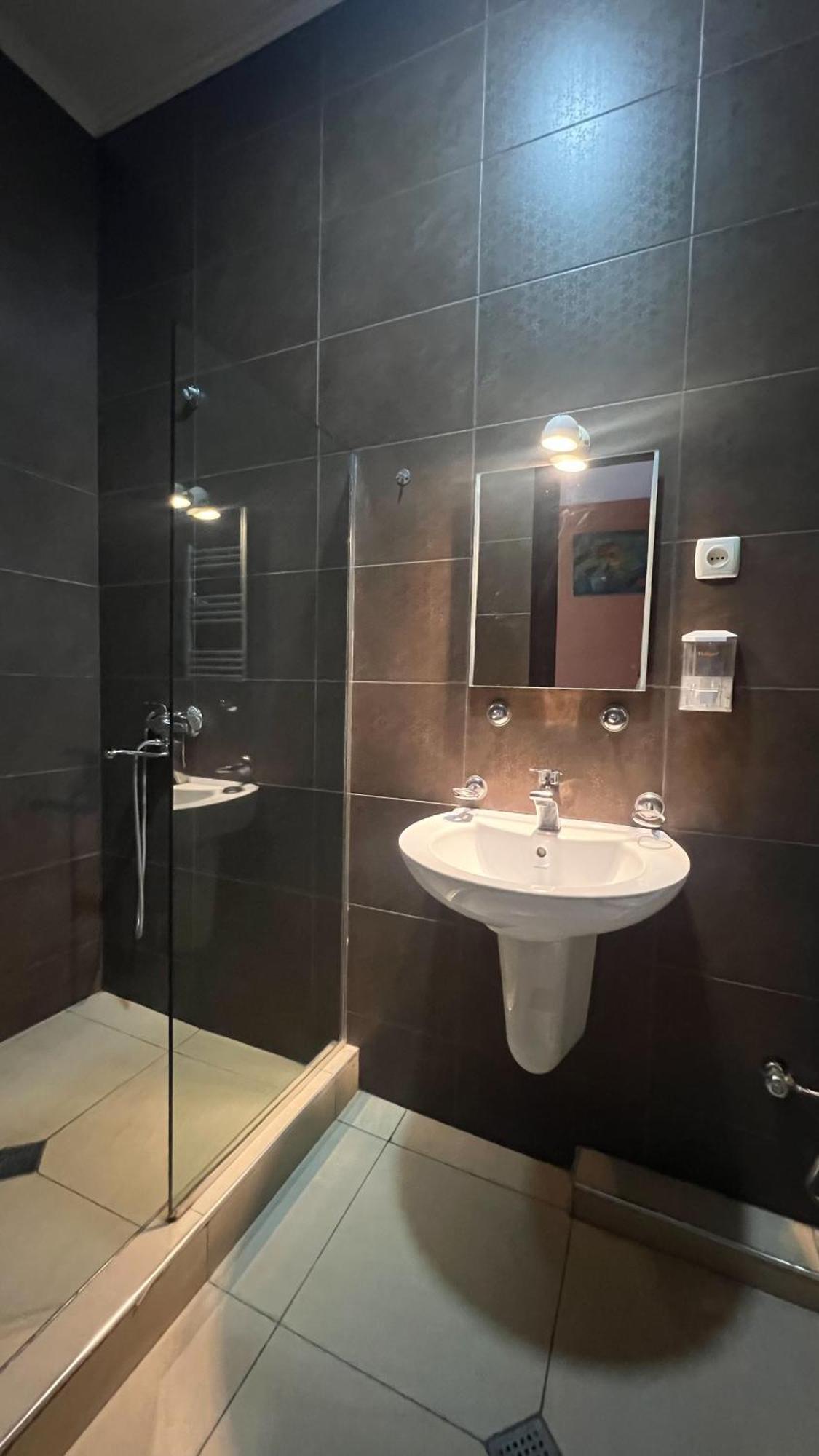Duma Hotel Tbilisi Buitenkant foto