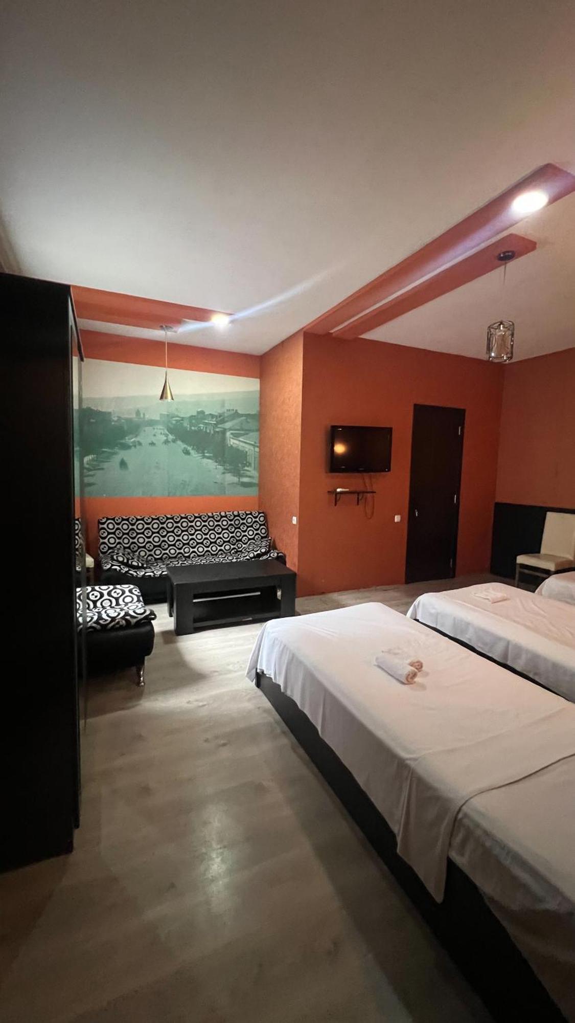 Duma Hotel Tbilisi Buitenkant foto