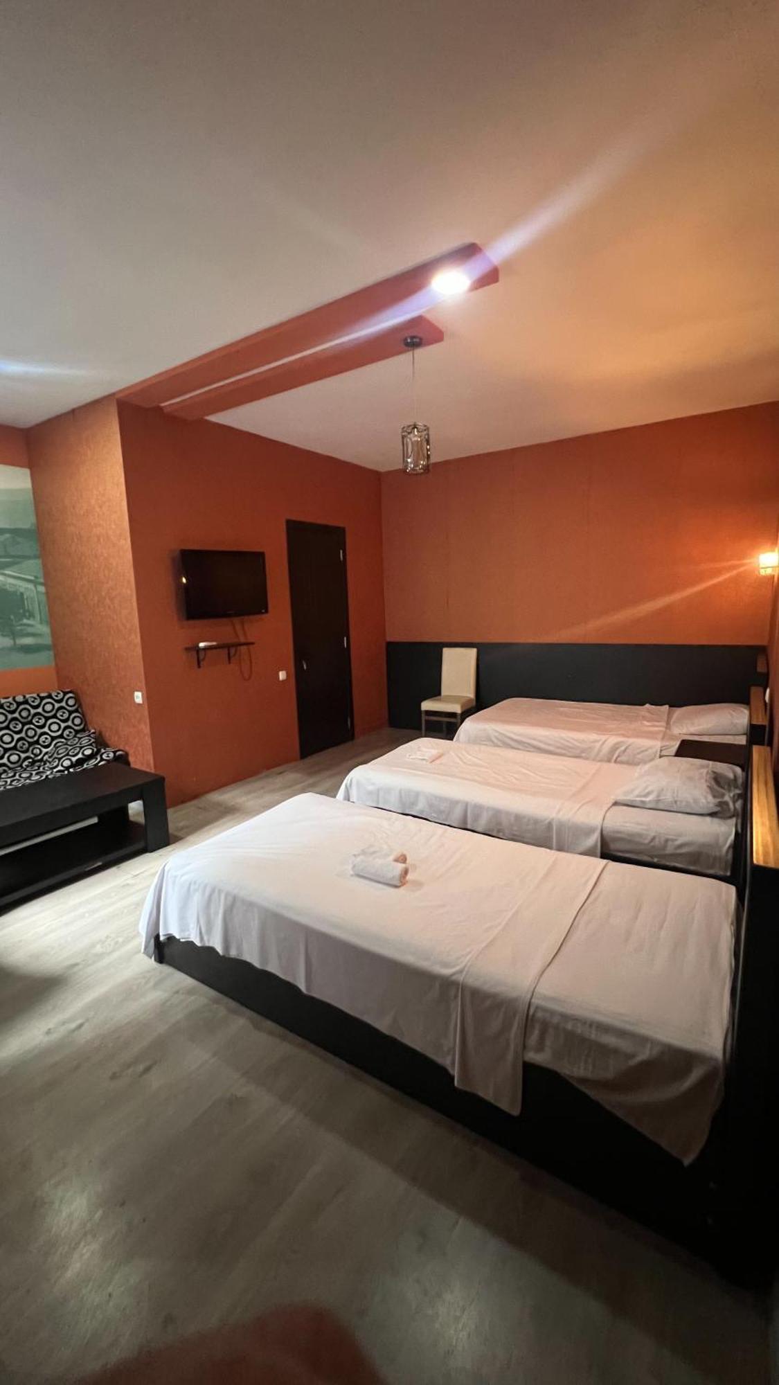 Duma Hotel Tbilisi Buitenkant foto